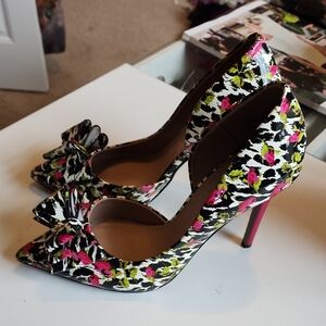 Bestsey Johnson Floral Heels Sz 10